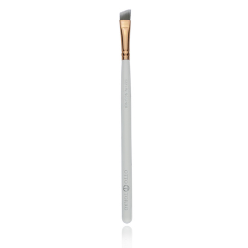 E22 Wing Liner Makeup Brush